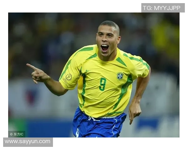 世界著名足球明星风采展示与精彩瞬间回顾