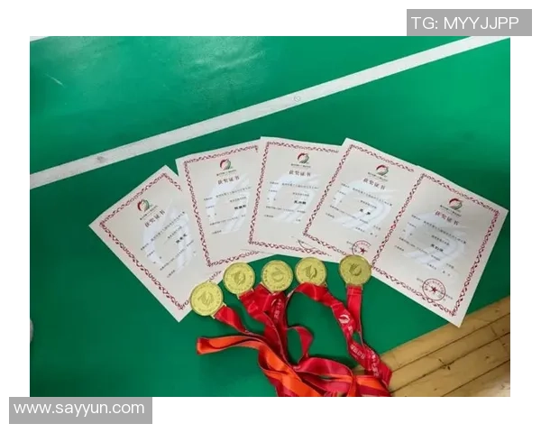 南京羽毛球队与广州羽毛球队赛后复盘分析选手个人能力对比